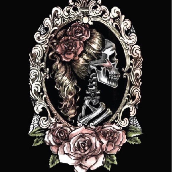 Meet your Shopaholic, Sandy - Picture 2 of 7